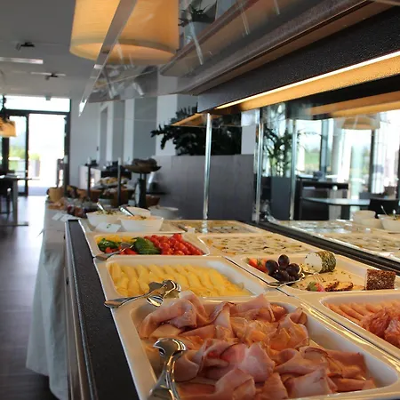 Wiedereroeffnung - Tauroa Schoenberghof Spielberg Мини-отель 4*