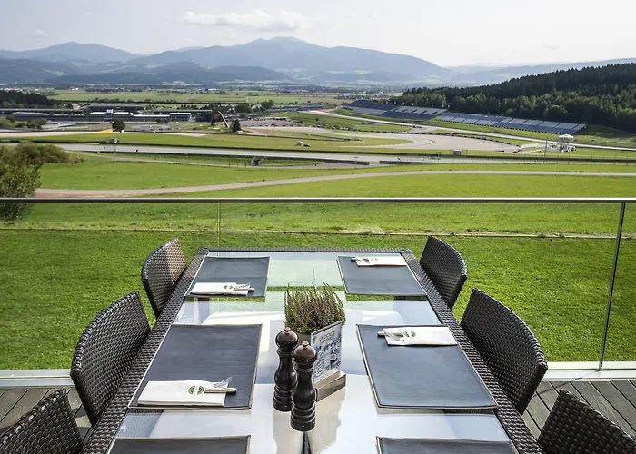 Gasthof Schönberghof&gästehaus Enzinger 4*