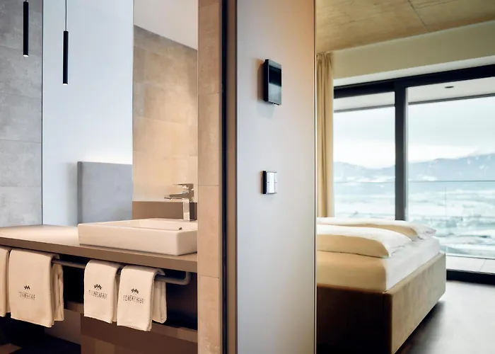 Wiedereroeffnung - Tauroa Schoenberghof Spielberg Inn